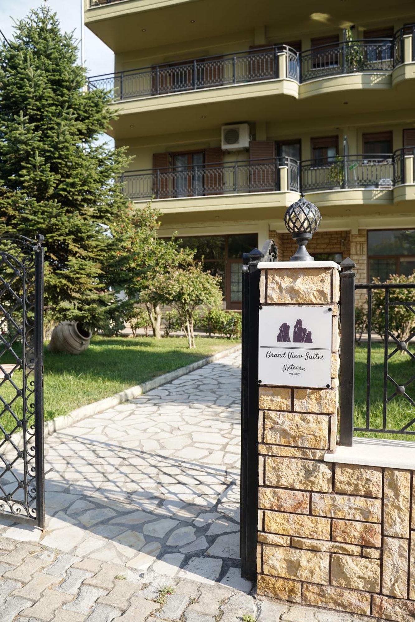 Grand View Suites Meteora Kalambaka Eksteriør billede